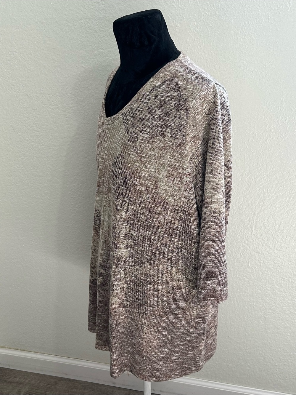 Catherines 2X V Neck Blouse - Picture 2 of 9